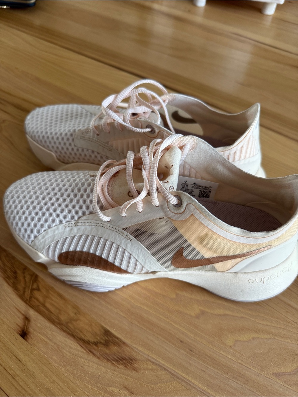Nike Women’s Cream, Pink Athletic Superreps